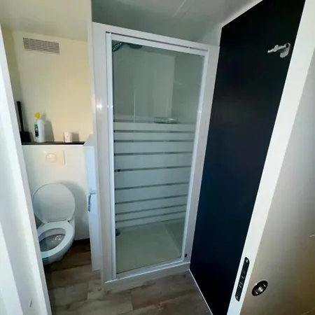 Camping Mobilhome Moderne Avec Grande Terrasse, Pergola, Hudimesnil