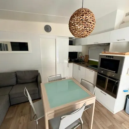 Mobilhome Moderne Avec Grande Terrasse, Pergola,